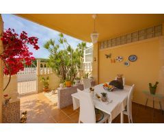 CHALET PAREADO CON JARDÍN, SOLÁRIUM, PISCINA Y ENTRADA PARA COCHE EN AGUAS NUEVAS