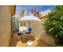 CHALET PAREADO CON JARDÍN, SOLÁRIUM, PISCINA Y ENTRADA PARA COCHE EN AGUAS NUEVAS