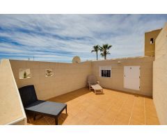 CHALET PAREADO CON JARDÍN, SOLÁRIUM, PISCINA Y ENTRADA PARA COCHE EN AGUAS NUEVAS