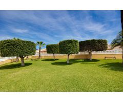 CHALET PAREADO CON JARDÍN, SOLÁRIUM, PISCINA Y ENTRADA PARA COCHE EN AGUAS NUEVAS