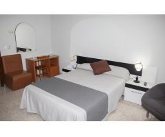 HOTEL DE 1 ESTRELLA A 800 M DEL MAR – ¡LLAVE EN MANO Y LISTO PARA FUNCIONAR!