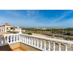ESPECTACULAR VILLA INDEPENDIENTE CON VISTAS EN LOS ALTOS