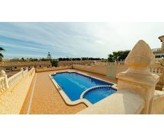 ESPECTACULAR VILLA INDEPENDIENTE CON VISTAS EN LOS ALTOS
