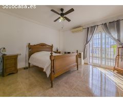 ESPECTACULAR CHALET EN AGUAS NUEVAS: LUJO, ESPACIO Y UBICACIÓN A SOLO 1,5 KM DE LA PLAYA