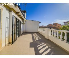 ESPECTACULAR CHALET EN AGUAS NUEVAS: LUJO, ESPACIO Y UBICACIÓN A SOLO 1,5 KM DE LA PLAYA