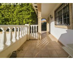 ESPECTACULAR CHALET EN AGUAS NUEVAS: LUJO, ESPACIO Y UBICACIÓN A SOLO 1,5 KM DE LA PLAYA