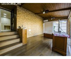 ESPECTACULAR CHALET EN AGUAS NUEVAS: LUJO, ESPACIO Y UBICACIÓN A SOLO 1,5 KM DE LA PLAYA