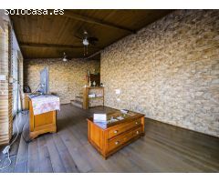 ESPECTACULAR CHALET EN AGUAS NUEVAS: LUJO, ESPACIO Y UBICACIÓN A SOLO 1,5 KM DE LA PLAYA