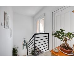 AMPLIO BUNGALOW DÚPLEX TOTALMENTE AMUEBLADO, LISTO PARA ENTRAR A VIVIR