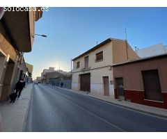 Vivienda unifamiliar para reforma. Centrica y bien situada. Aparta para promoción de viviendas.