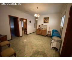 Vivienda unifamiliar para reforma. Centrica y bien situada. Aparta para promoción de viviendas.