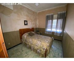 Vivienda unifamiliar para reforma. Centrica y bien situada. Aparta para promoción de viviendas.