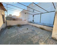 Vivienda unifamiliar para reforma. Centrica y bien situada. Aparta para promoción de viviendas.