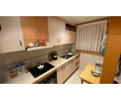 Duplex, de tres plantas. Dos dormitorios, dos baños, Salón Comedor, Cocina independiente. Piscina co
