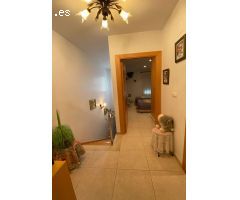 Duplex, de tres plantas. Dos dormitorios, dos baños, Salón Comedor, Cocina independiente. Piscina co
