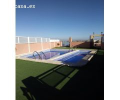 Apartamento COMPLETAMENTE AMUEBLADO! Tiene piscina, amplio solarium y terrazas comunitarias