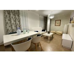 Vivienda formada por 3 dormitorios y dos baños. Cocina independiente y terraza independiente en comu