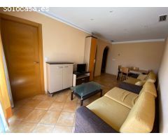 Apartamento de dos dormitorios, un baño y Salón-Comedor-Cocina. Piscina comunitaria. (Posibilidad de