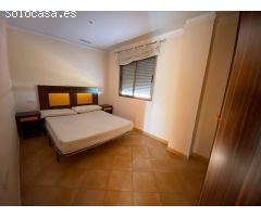 Apartamento de dos dormitorios, un baño y Salón-Comedor-Cocina. Piscina comunitaria. (Posibilidad de