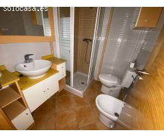 Apartamento de dos dormitorios, un baño y Salón-Comedor-Cocina. Piscina comunitaria. (Posibilidad de