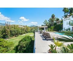 Villa independiente de lujo en primera línea de golf en Nueva Andalucía,