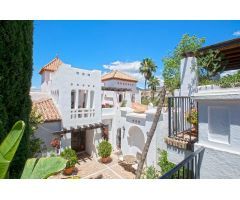 Villa independiente de lujo en primera línea de golf en Nueva Andalucía,