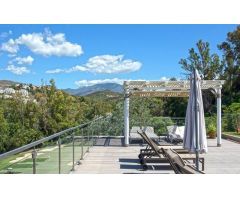 Villa independiente de lujo en primera línea de golf en Nueva Andalucía,