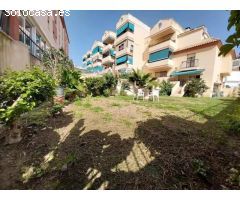 Exclusiva Casa Pareada en Esquina en el Centro de Estepona