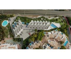 EXCLUSIVA ADOSADA EN UNA MAGNÍFICA UBICACIÓN EN FUENGIROLA
