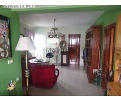 ** SE ALQUILA ESTUPENDO PISO EN ARABIAL **