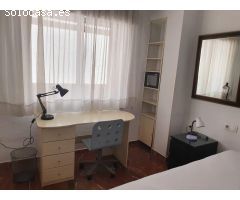 MARAVILLOSO PISO DE 5 HABITACIONES EN CALLE SAN ANTON, EN PLENO CENTRO DE GRANADA