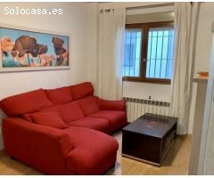 ** Se alquila amplio y luminoso apartamento en el Campo del Príncipe**