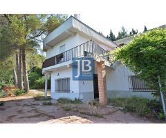 Chalet económico para reformar en Xàtiva.