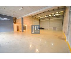 Nave de 576m²