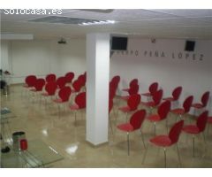 GRAN LOCAL EN PLAZA NAVARRO RODRIGO CON PLAZA DE GARAJE