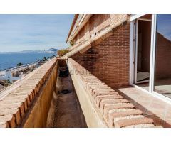AMPLIO CHALET EN CALA CANTALAR
