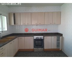 ADOSADO EN VENTA PARA REFORMAR CON GARAJE  EN GAVA