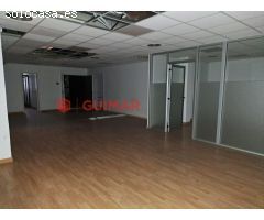 LOCAL EN VENTA O ALQUILER EN C/ LORETO (LES CORTS)