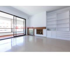 Piso de 4 habitaciones en venta en LHospitalet de Llobregat – Zona Collblanc