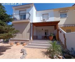 Se vende chalet adosado en La Pobla de Vallbona, Valencia