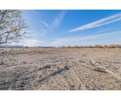 VENTA DE UNA PARCELA INDUSTRIAL EN EL POLIGONO TECNOLOGICO DE ESCUZAR DE 35.000 M2