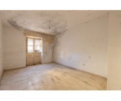 CASA JUNTO AL AYUNTAMIENTO DEL PADUL, PARA REHABILITAR O DERRIBAR