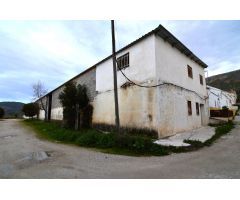 ¡GRAN OPORTUNIDAD! NAVE INDUSTRIAL EN LOJA, UBICACIÓN ESTRATÉGICA!