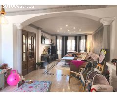 PRECIOSA CASA CON PISCINA PROPIA EN ELCENTRO DE CULLAR VEGA!!!