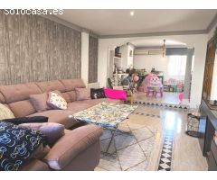 PRECIOSA CASA CON PISCINA PROPIA EN ELCENTRO DE CULLAR VEGA!!!