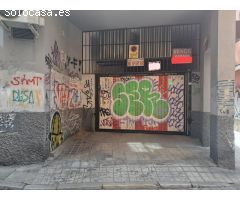 Magnifica cochera en pleno centro de Granada