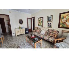 APARTAMENTO EN PRIMERA LINEA LATERAL  A 50 METROS DEL MAR