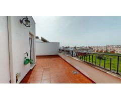 MAGNIFICA CASA ADOSADA EN VILLAFRANCA, CON  3 DORMITORIOS, 3 BAÑOS, AMPLIA TERRAZA, GARAJE y PISCINA