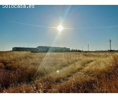 *Venta de Terreno Industrial en La Carlota - Oportunidad Única*