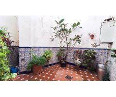 ¡¡ BONITA CASA JUNTO A LA PLAZA DEL POTRO!!